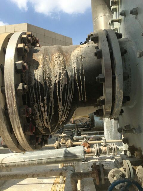 安裝正確的情況下橡膠接頭為什么會(huì)開(kāi)裂