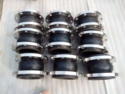 如何根據(jù)環(huán)境和使用介質(zhì)的不同選擇合適的橡膠接頭